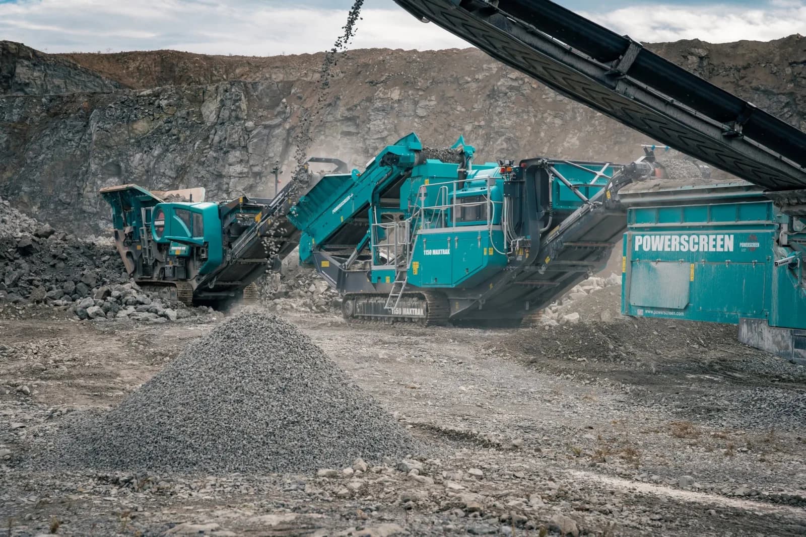 Crushing plant working